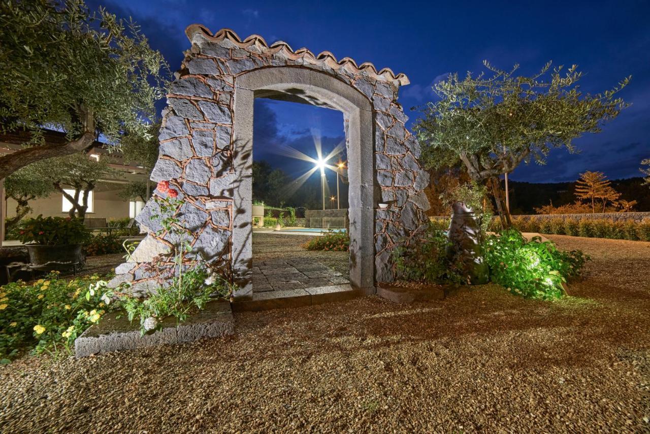 Aparthotel Il Casale Di Monacella Santa Venerina Exteriér fotografie